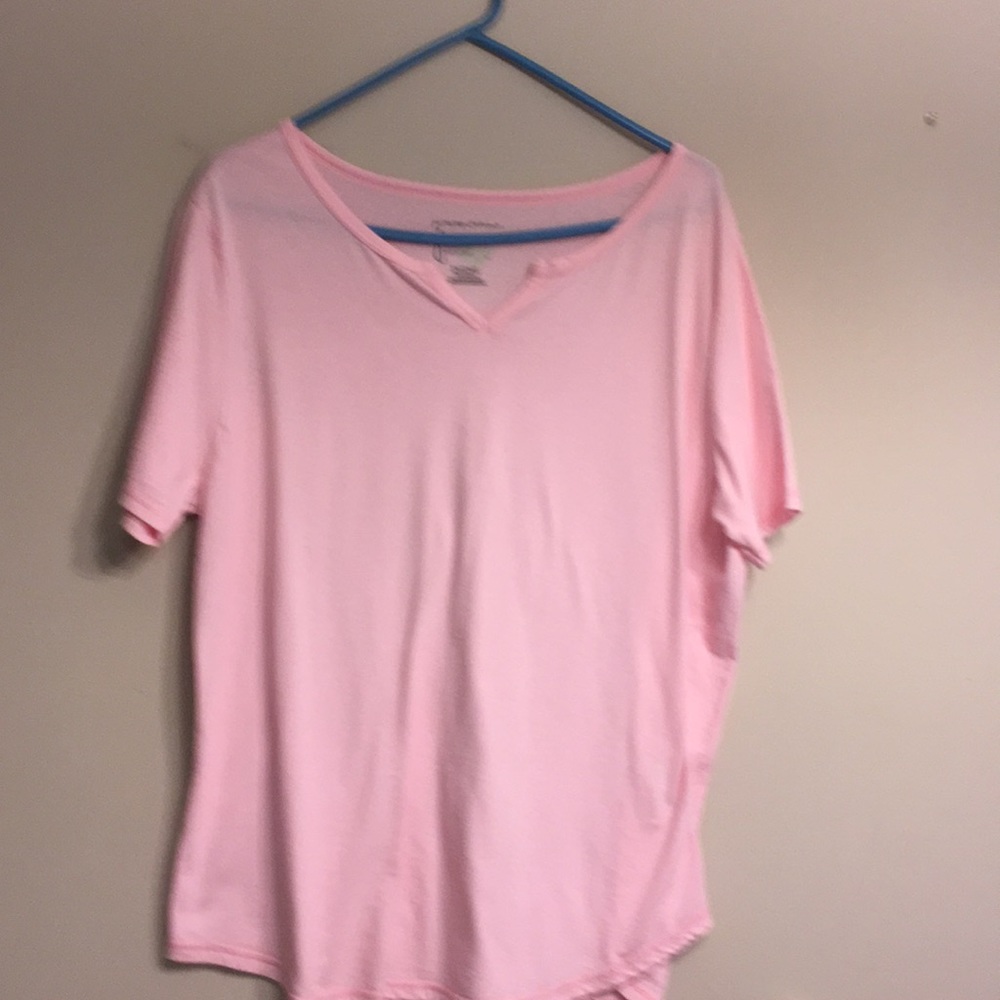 Women’s split neck t-shirt.